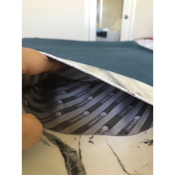 LeSportsac Jasper Crossbody white marble print oilcloths - Picture 8 of 10